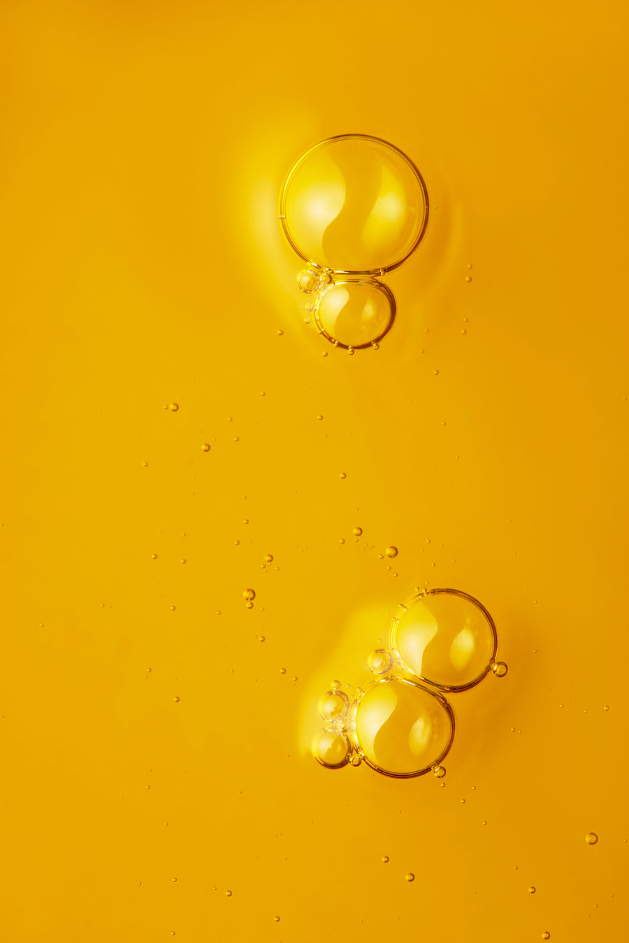 Apricot kernel oil:
Golden oil texture representing apricot kernel oil.